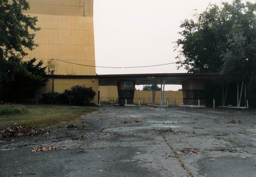 Pontiac Drive-In Theatre - 1991 Screen From Greg Mcglone (newer photo)